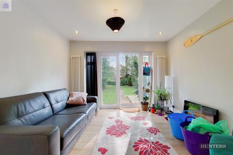 70 Rosslyn Crescent, Harrow, HA1 2RZ