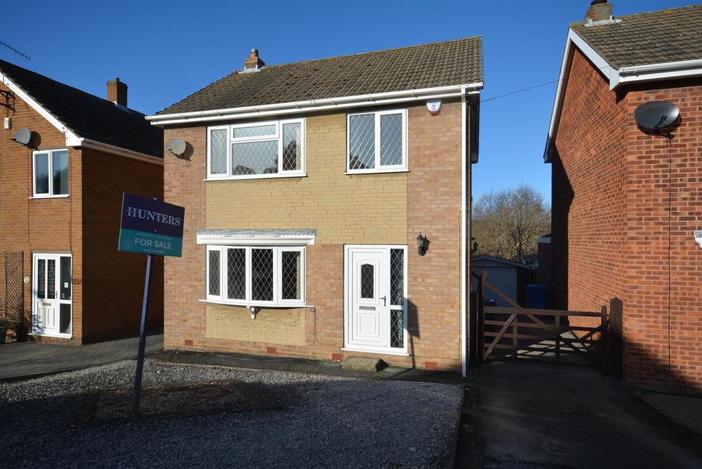 Peterdale Road, Brimington, Chesterfield, S43 1JA 3 bed detached house £220,000