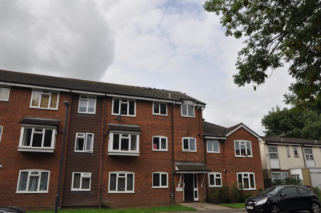 Willow Court, Fulbeck Way, North... 2 bed flat £1,350 pcm (£312 pw)