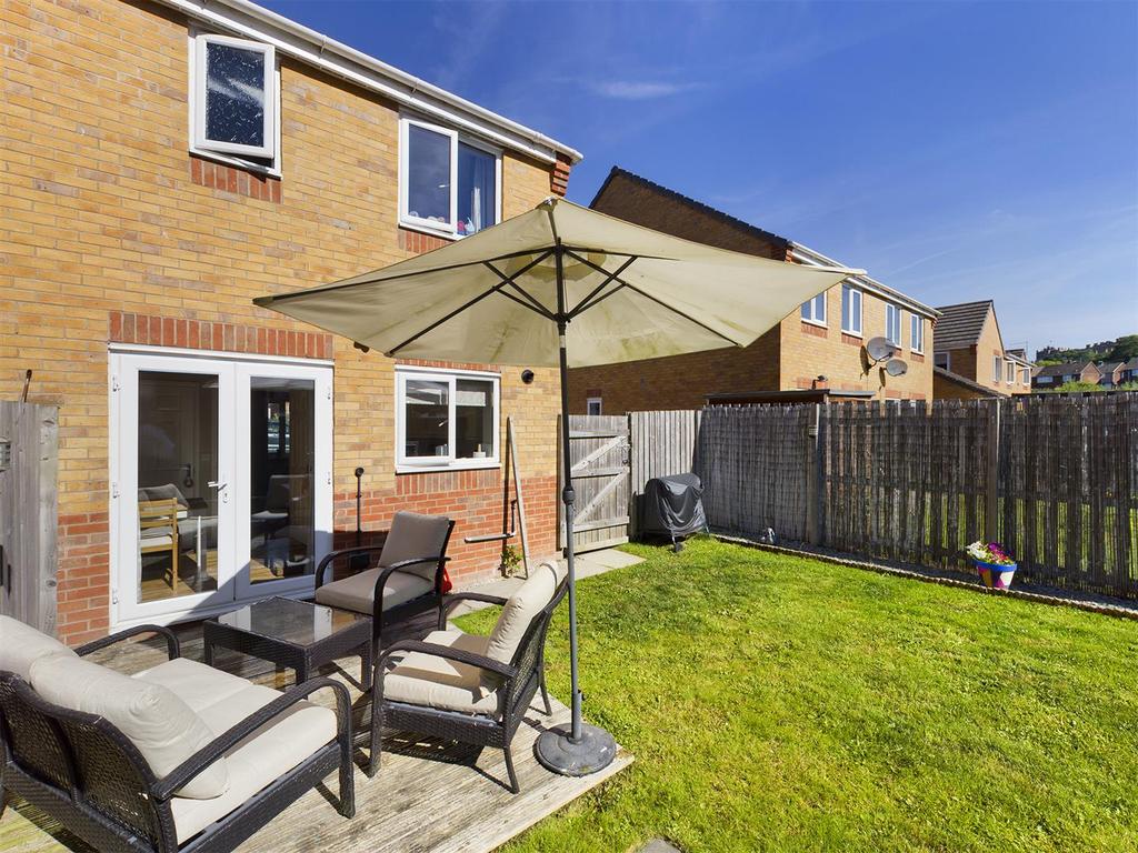 Croft House Way, Bolsover, Chesterfield, S44 6FF 2 bed semidetached house £140,000