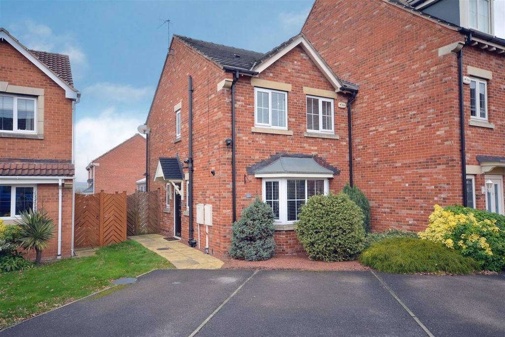 Kentmere Way, Staveley, Chesterfield, S43 3TW 3 bed semidetached house