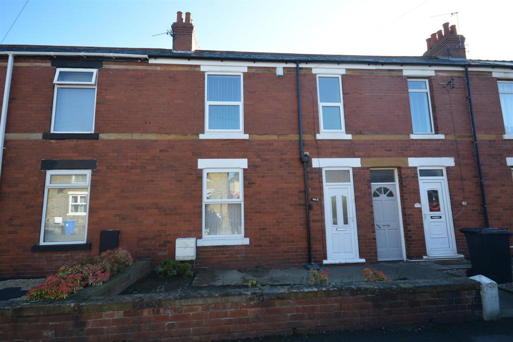 Crown Road, Chesterfield, S41 7JX 3 bed terraced house for sale £170,000