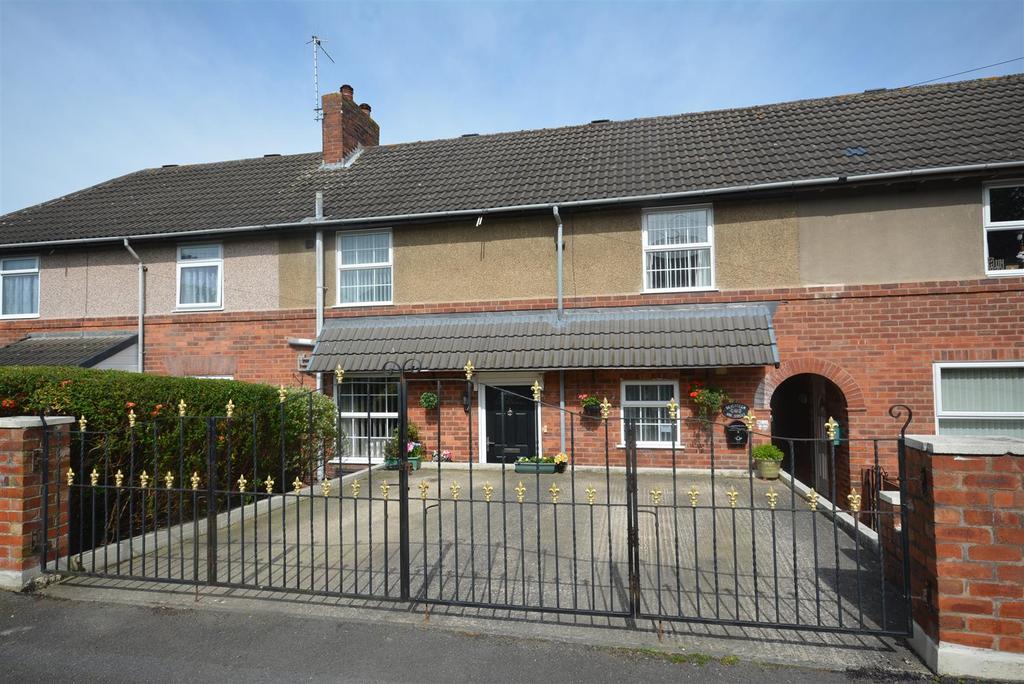 Oak Street, Hollingwood, Chesterfield, S43 2HL 3 bed terraced house £