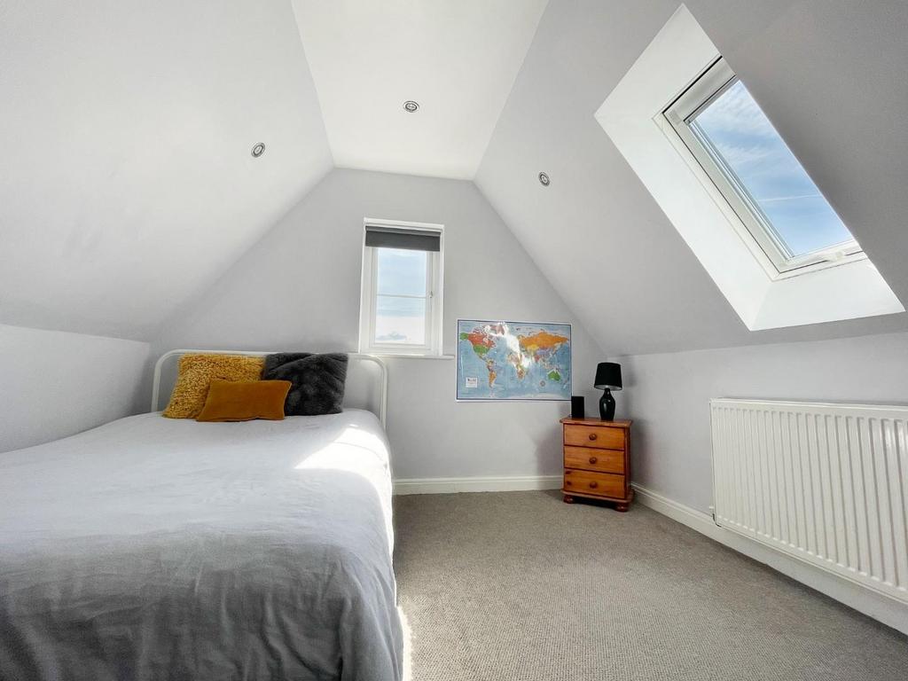 Bed 4 01.jpg