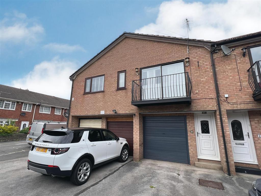 Old Hall Road, Brampton, Chesterfield, S40 3RG 1 bed apartment for sale £140,000