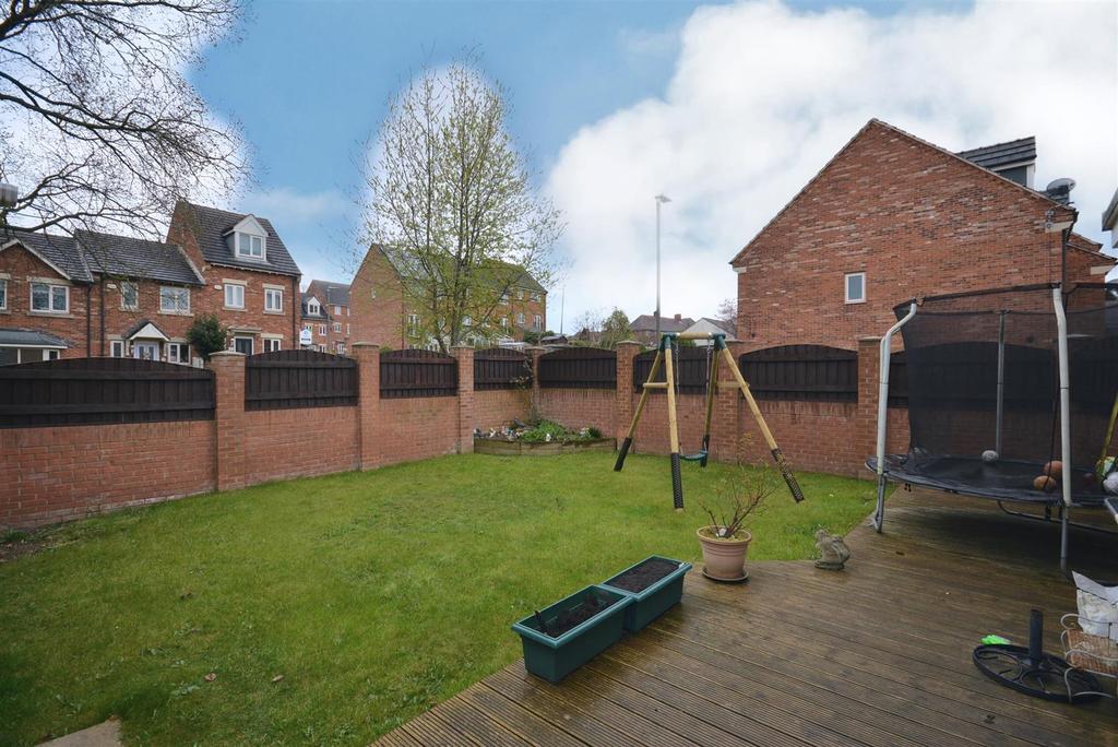 Kentmere Way, Staveley, Chesterfield, S43 3TW 4 bed detached house £265,000