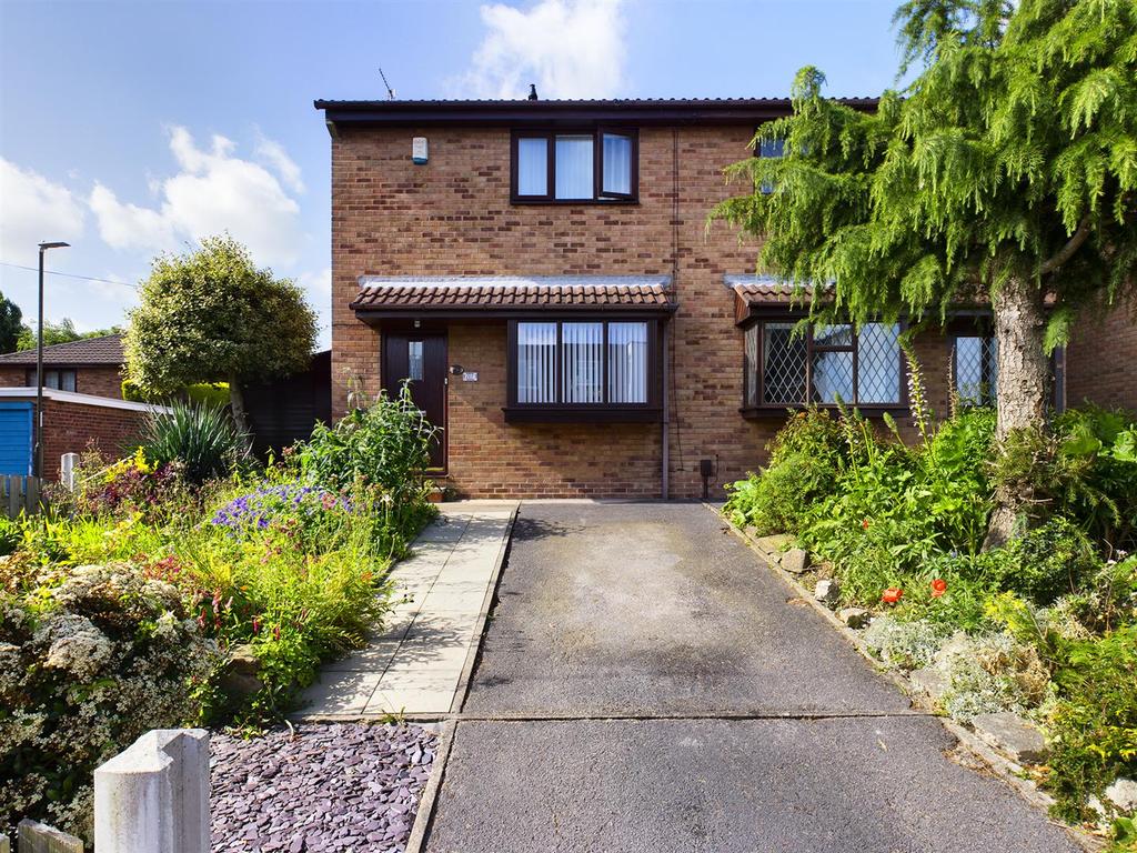 Kendal Road, Newbold, Chesterfield, S41 8JA 2 bed semidetached house