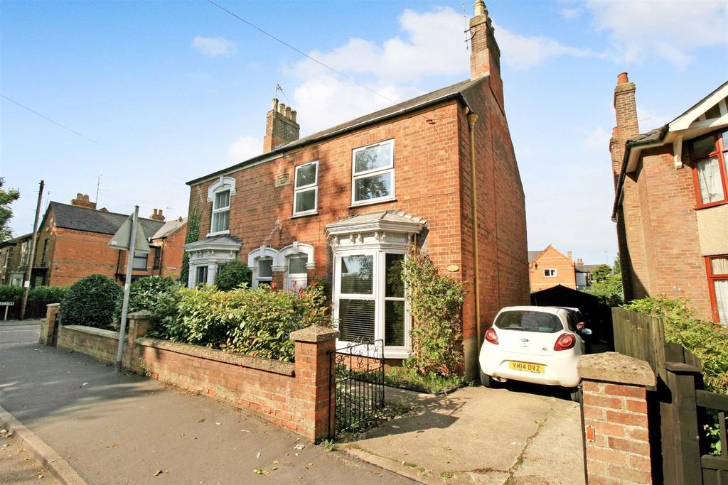 St Thomas Road, Spalding 3 bed semidetached house £249,995