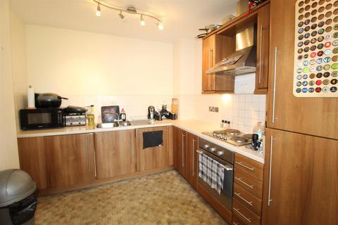2 bedroom apartment for sale, Glossop Brook Road, Glossop