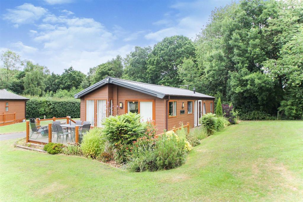 Knighton-On-Teme, Tenbury Wells 2 bed park home for sale - £115,000