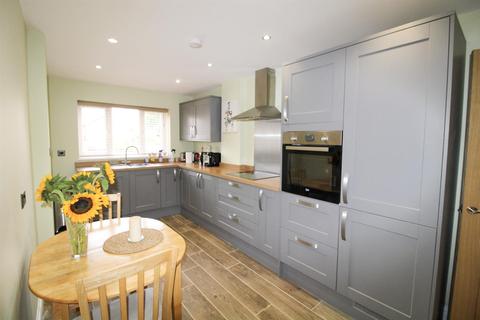 28 Bank View, Northampton, NN4 0RS