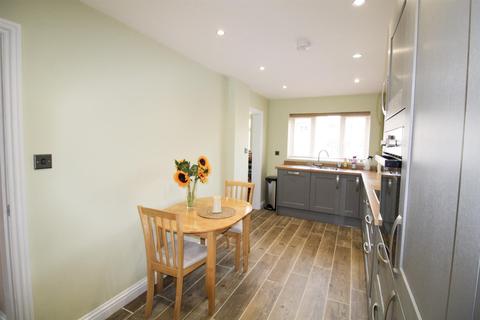 28 Bank View, Northampton, NN4 0RS