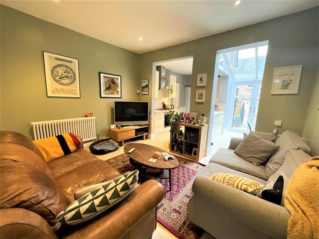 Queen Victoria Street, York 3 bed terraced house £330,000
