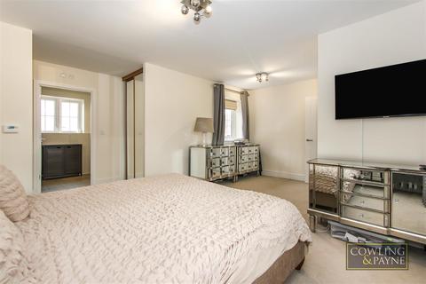 5 Berne Link, Runwell, Wickford, SS11 7GW