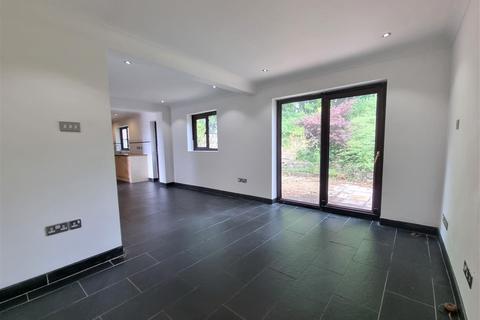 4 bedroom detached house to rent - Llys Briallen, Brackla, Bridgend