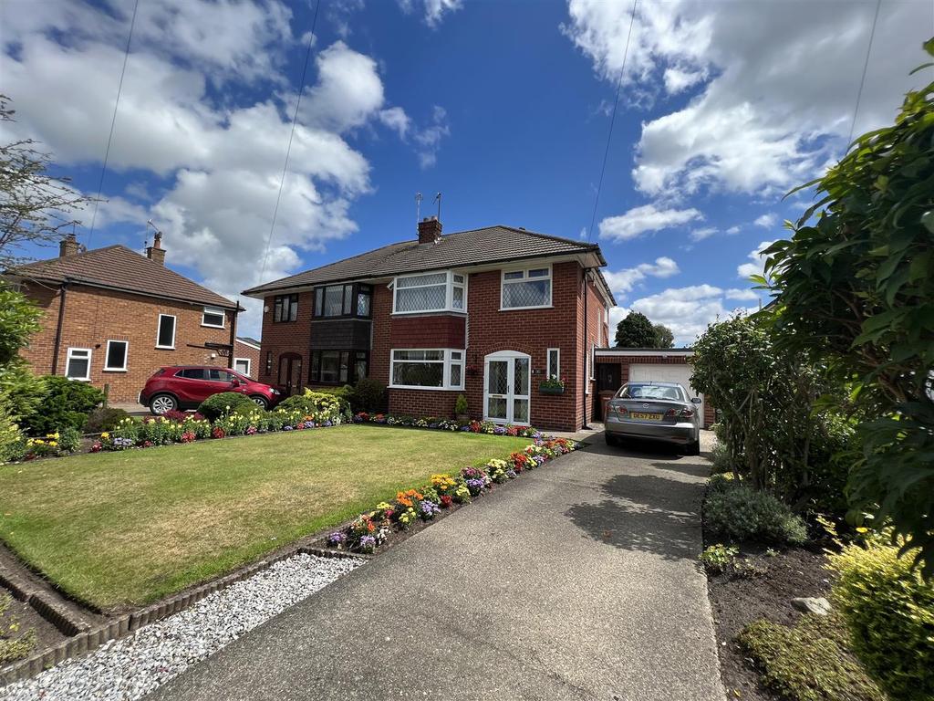 Brunstath Close, Heswall, Wirral 3 bed semidetached house £375,000