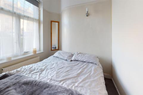 3 bedroom flat for sale - Clifton Gardens, Folkestone