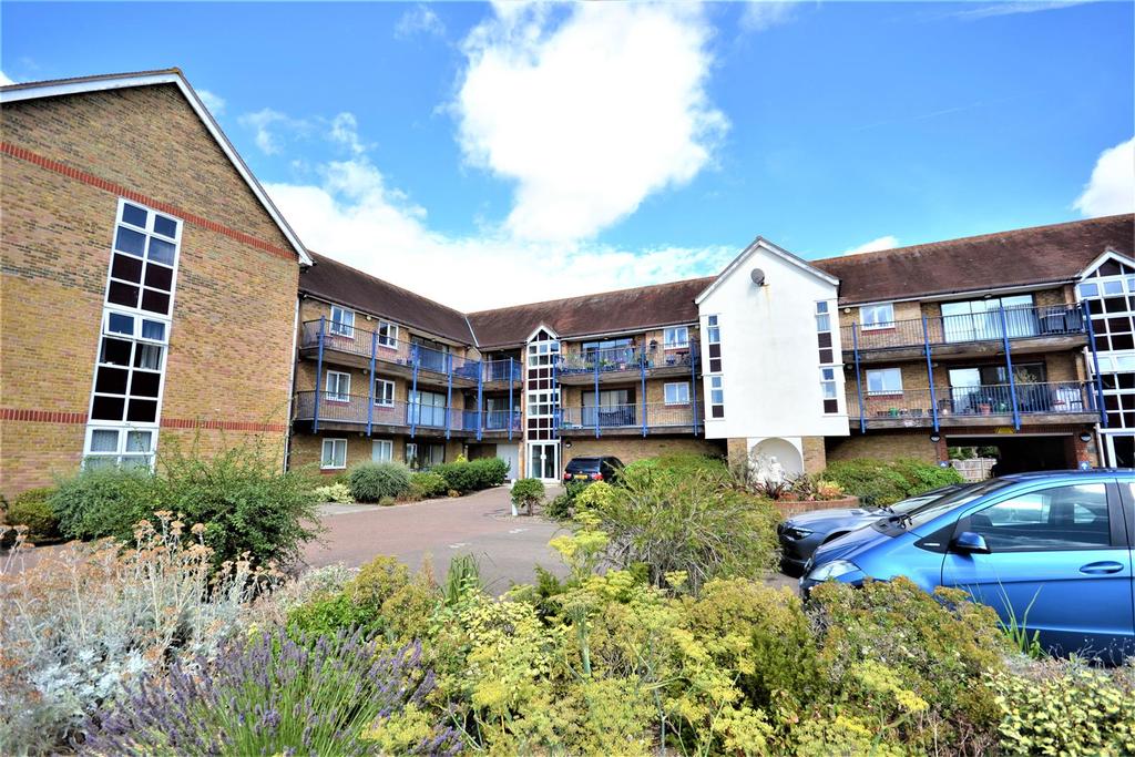 Belvedere Road, BurnhamOnCrouch 2 bed apartment £265,000