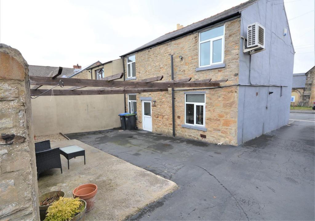 Swan Street, Evenwood, Auckland 3 bed end of terrace house £