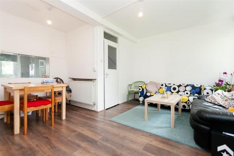 Flat 22, Harold House Mace Street, London, E2 0SS