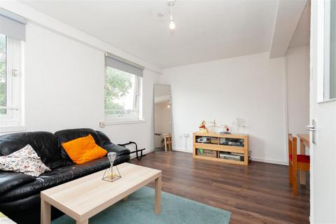Flat 22, Harold House Mace Street, London, E2 0SS