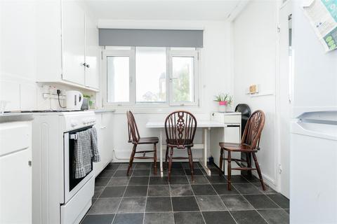 Flat 22, Harold House Mace Street, London, E2 0SS