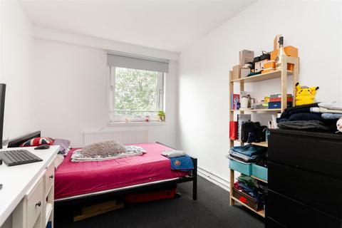 Flat 22, Harold House Mace Street, London, E2 0SS