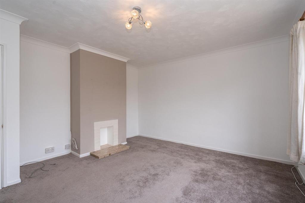 Barnacres Road, Hemel Hempstead... 2 bed end of terrace house £1,350