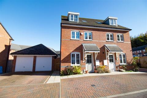 4 bedroom semi-detached house for sale - Aspen Grove, Burnopfield, Newcastle Upon Tyne
