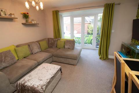 4 bedroom semi-detached house for sale - Aspen Grove, Burnopfield, Newcastle Upon Tyne