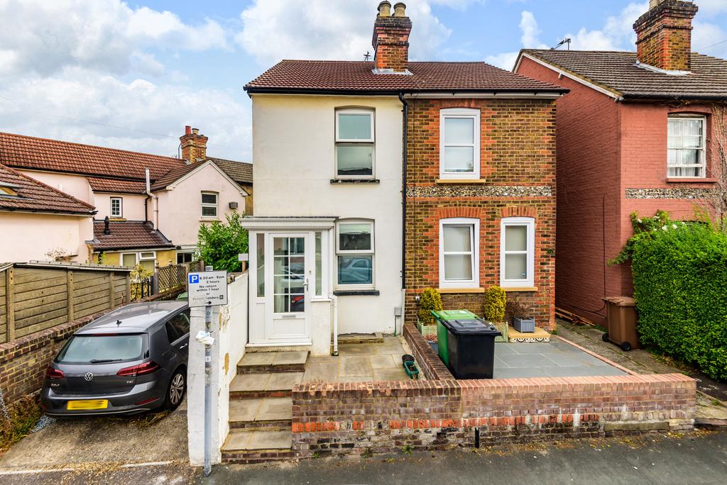 Denzil Road, Guildford, GU2 3 bed semidetached house £465,000