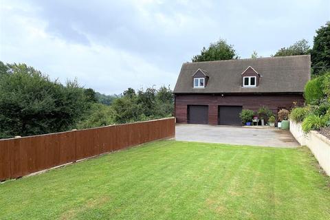 Meadow Bank Bagpath, Brimscombe, Stroud, GL5 2SJ