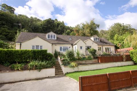 Meadow Bank Bagpath, Brimscombe, Stroud, GL5 2SJ