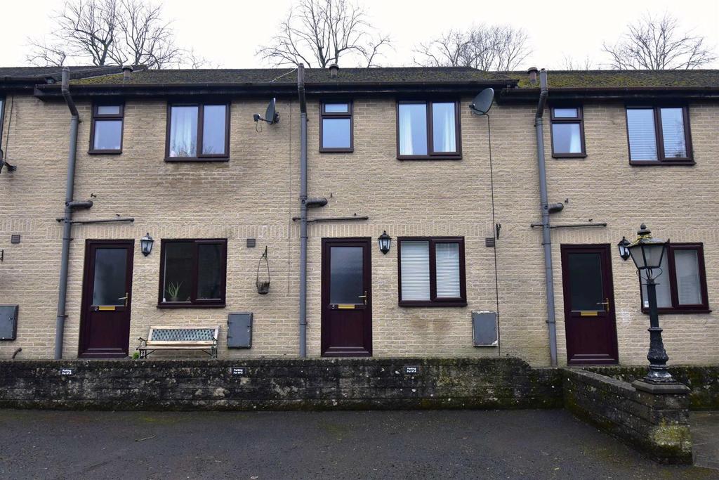 Albert Court, Buxton 2 bed terraced house £650 pcm (£150 pw)