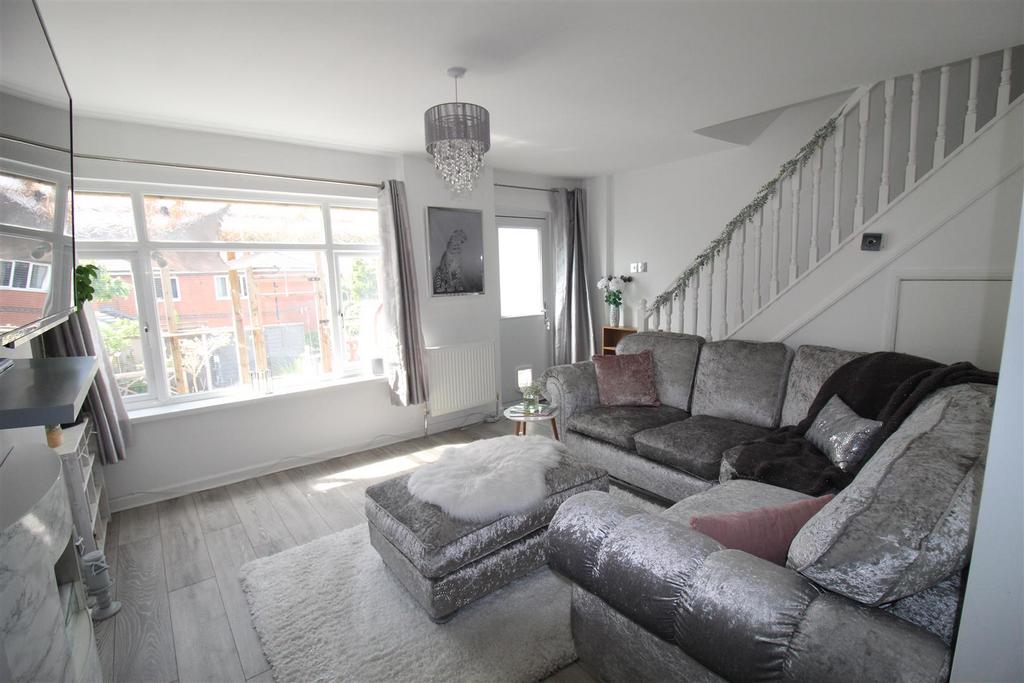 Thirlmere Avenue, Horwich, Bolton 3 bed townhouse £180,000