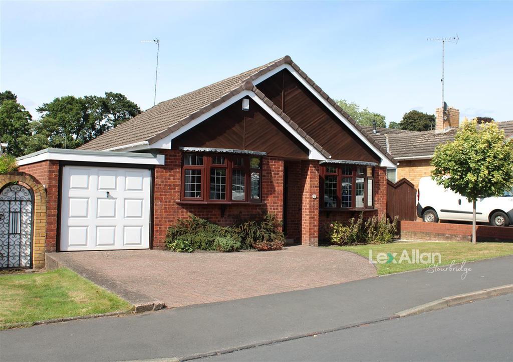 Gainsborough Hill, Stourbridge 2 bed detached bungalow £400,000