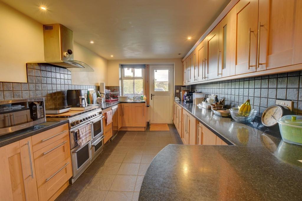Keighley Road, Laneshawbridge 3 bed terraced house £159,950
