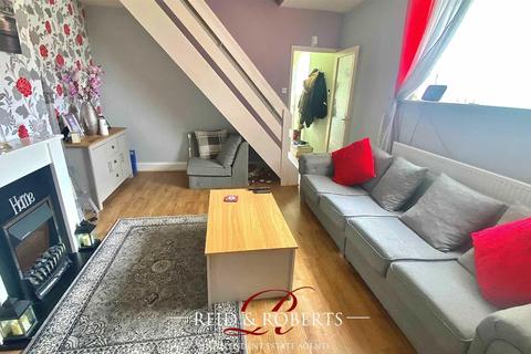 3 bedroom end of terrace house for sale - Brook Street, Mold