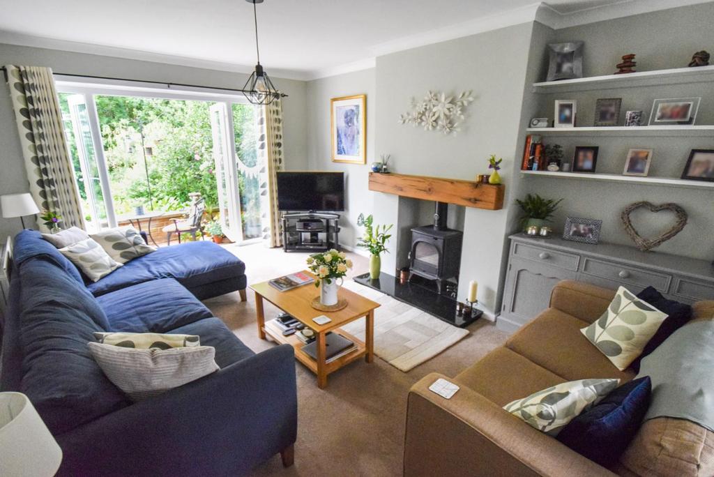 Lee Close, Wilsden. 3 bed semidetached house £285,000