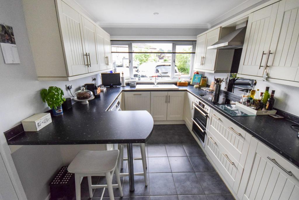 Lee Close, Wilsden. 3 bed semidetached house £285,000