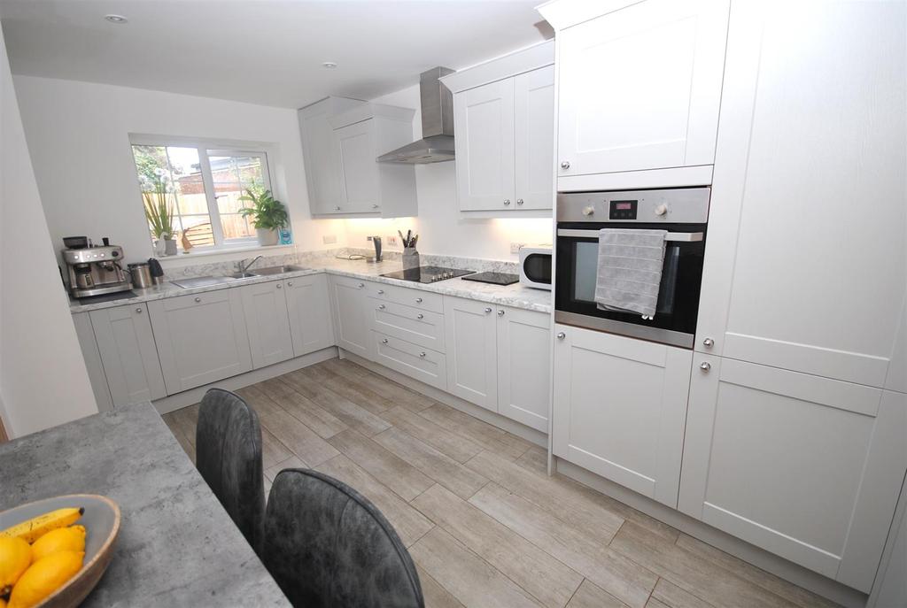 1appletreecourtkitchen.JPG