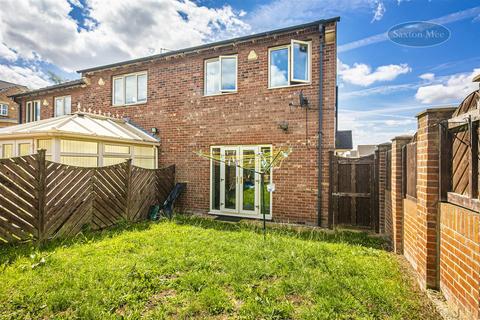 17 Bellmer Close, Monk Bretton, Barnsley, S71 2GF