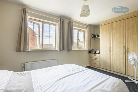 17 Bellmer Close, Monk Bretton, Barnsley, S71 2GF