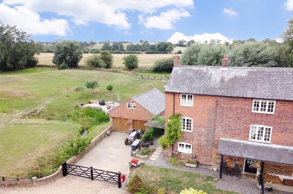 Mill Lane, Winwick, Northamptonshire, NN6 4 bed house for sale £725,000