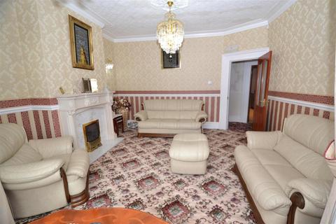 69 Track Road, Batley, WF17 7AB