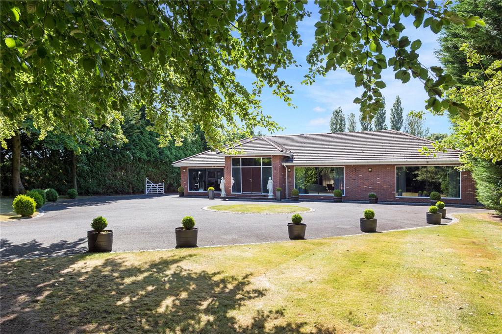 Ashley Road, Mere, Knutsford, Cheshire, WA16 4 bed bungalow for sale