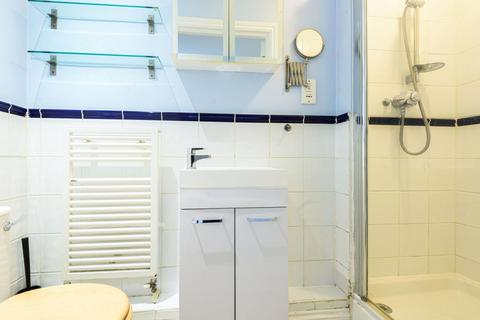Flat 2, Hascombe Brooklyn Road, Woking, GU22 7SN