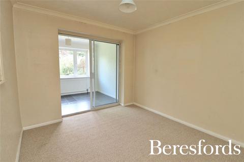 3 bedroom semi-detached house for sale - Larch Grove, Chelmsford, CM2