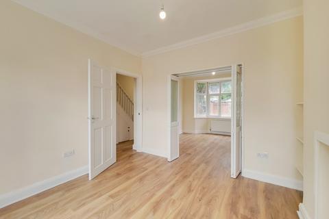 3 bedroom terraced house to rent - Ankerdine Crescent, Shooters Hill, SE18