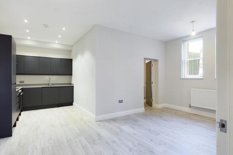 2 bedroom apartment to rent - Market Square, Market Square, Staines-Upon-Thames, Surrey, TW18
